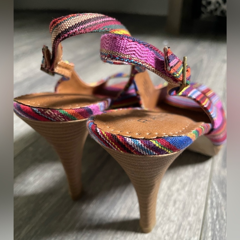 NEW tribal print slingback heels, never worn - Picture 6 of 8